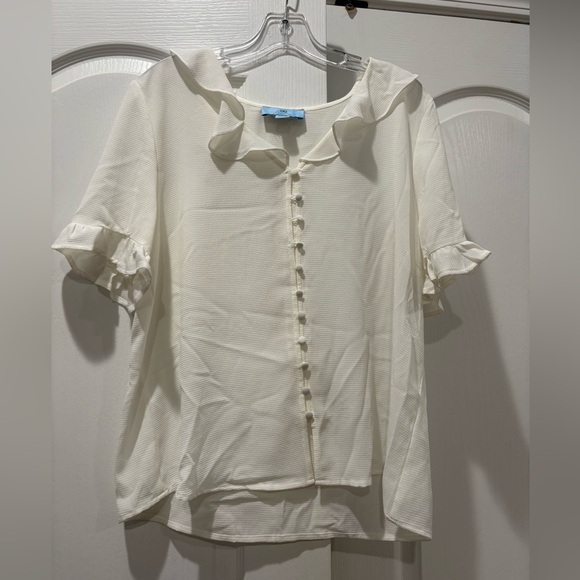 CeCe Tops - CeCe Cream Ruffle Button Blouse